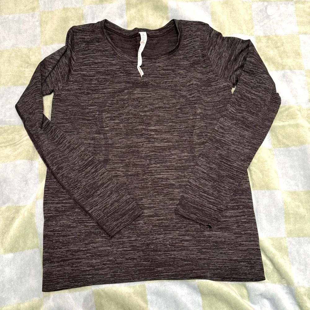 Lululemon Gray Long Sleeve swiftly Top size 6